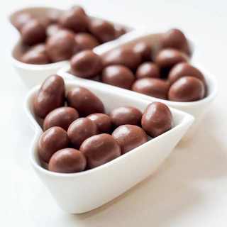 UVA PASSA DRAGEADO NO CHOCOLATE AO LEITE 100g